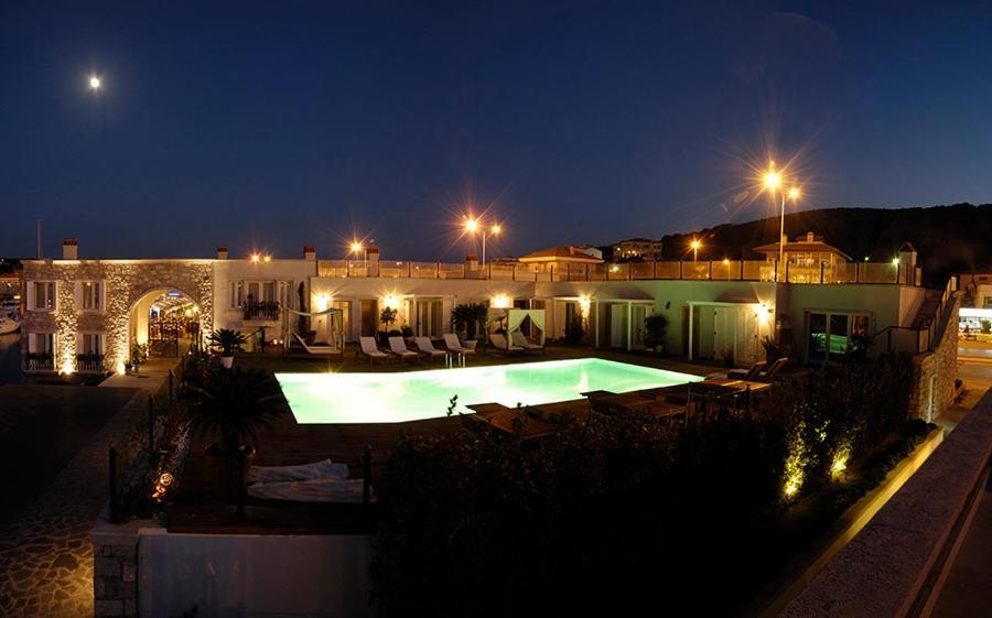Cesme Marina Konukevi Luaran gambar